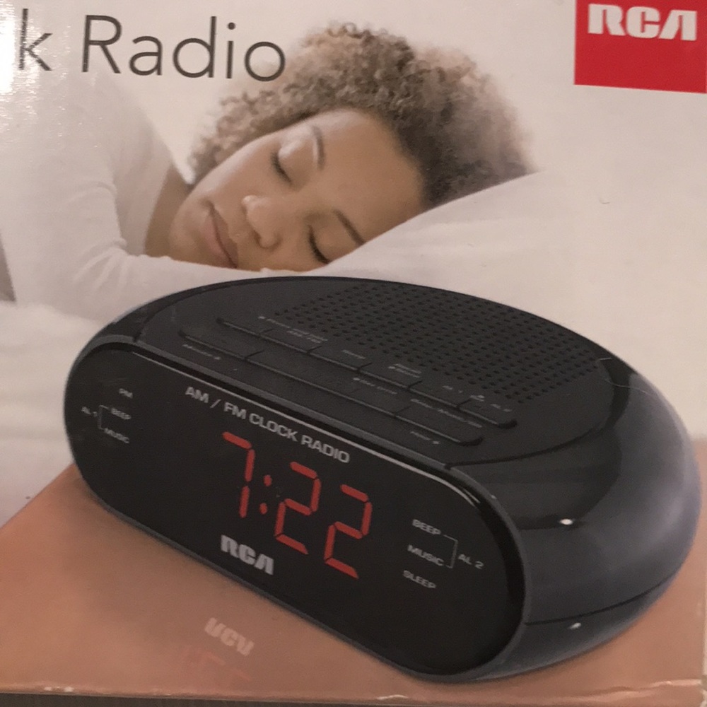 Brand new RCA Dual wake AM/FM clock radio